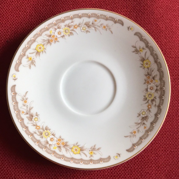 Saucer - Golden Autumn - Picture 1 of 2